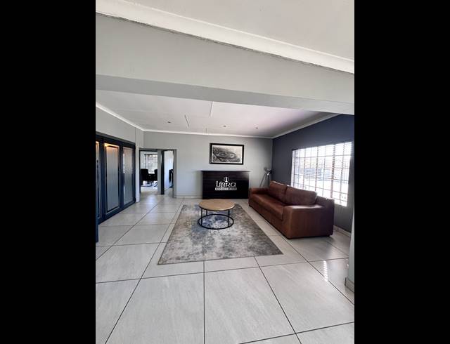 450M² BUSINESS FOR SALE IN DIE HEUWEL EXT 4